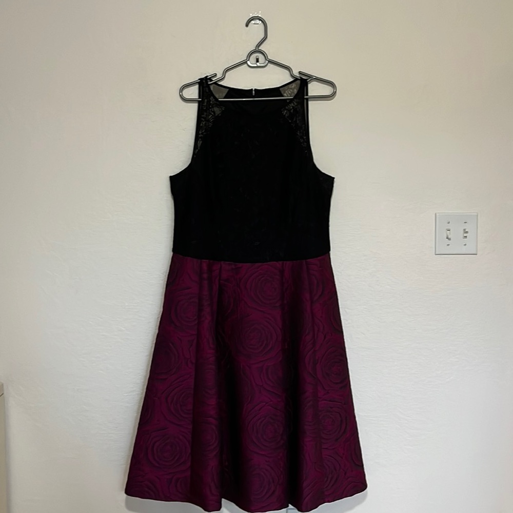 MAGGY LONDON - SIZE 14 - Black Laced bodice with fuchsia brocade skirt